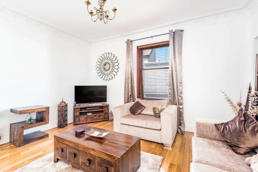 6. Living Room 1 scaled