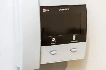f33e258519c9ca8b91cca4a710664f14900773b009f11d7c7bc0454c0c3047ed v0 w1280xh0 rDEF.jpg